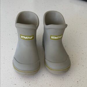 Xtratuf Kids Ankle Boot Size 8 (Toddler Size) in Sand